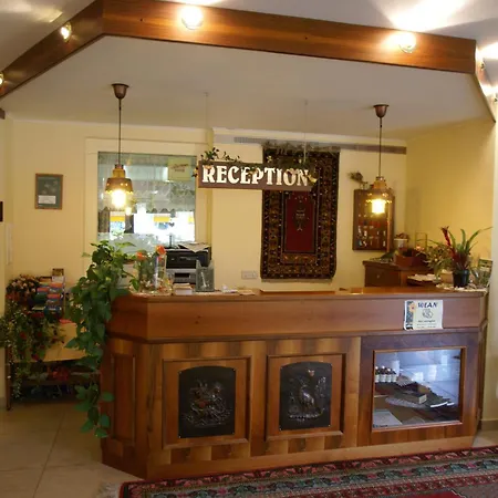 Отель Zur Post 4*