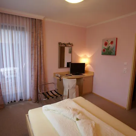 Отель Zur Post Ферлах