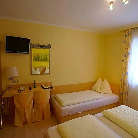Otel Zur Post 4*